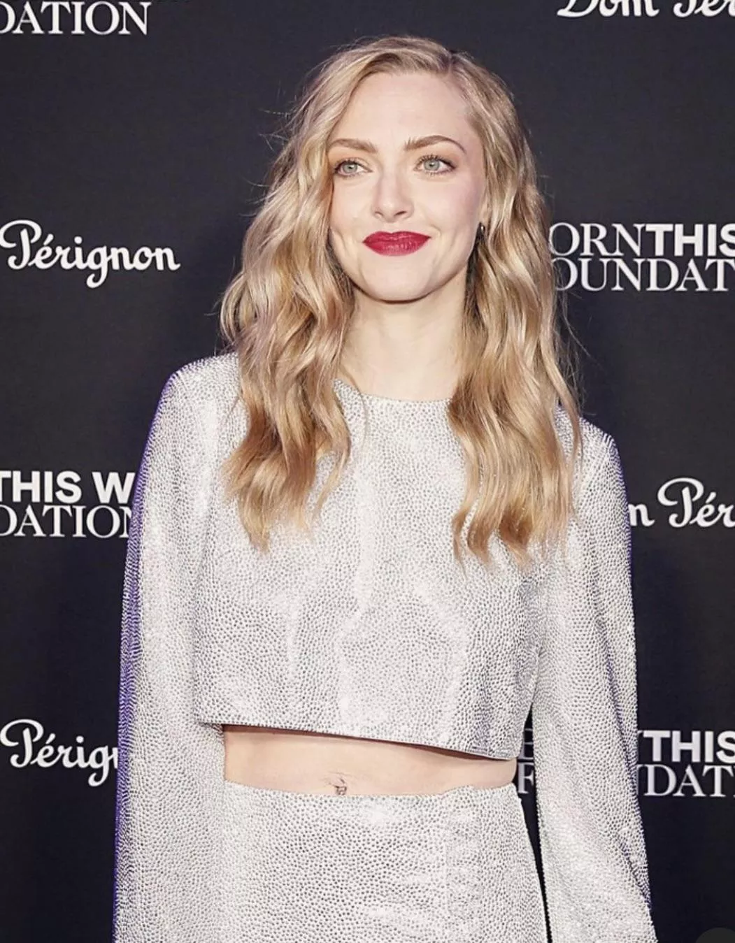 Let’s pump our cocks for Amanda Seyfried