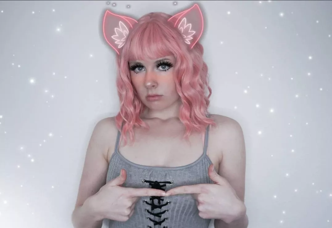 Lewd Cosplays, Gaming, & Femdom Content! [Patreon]