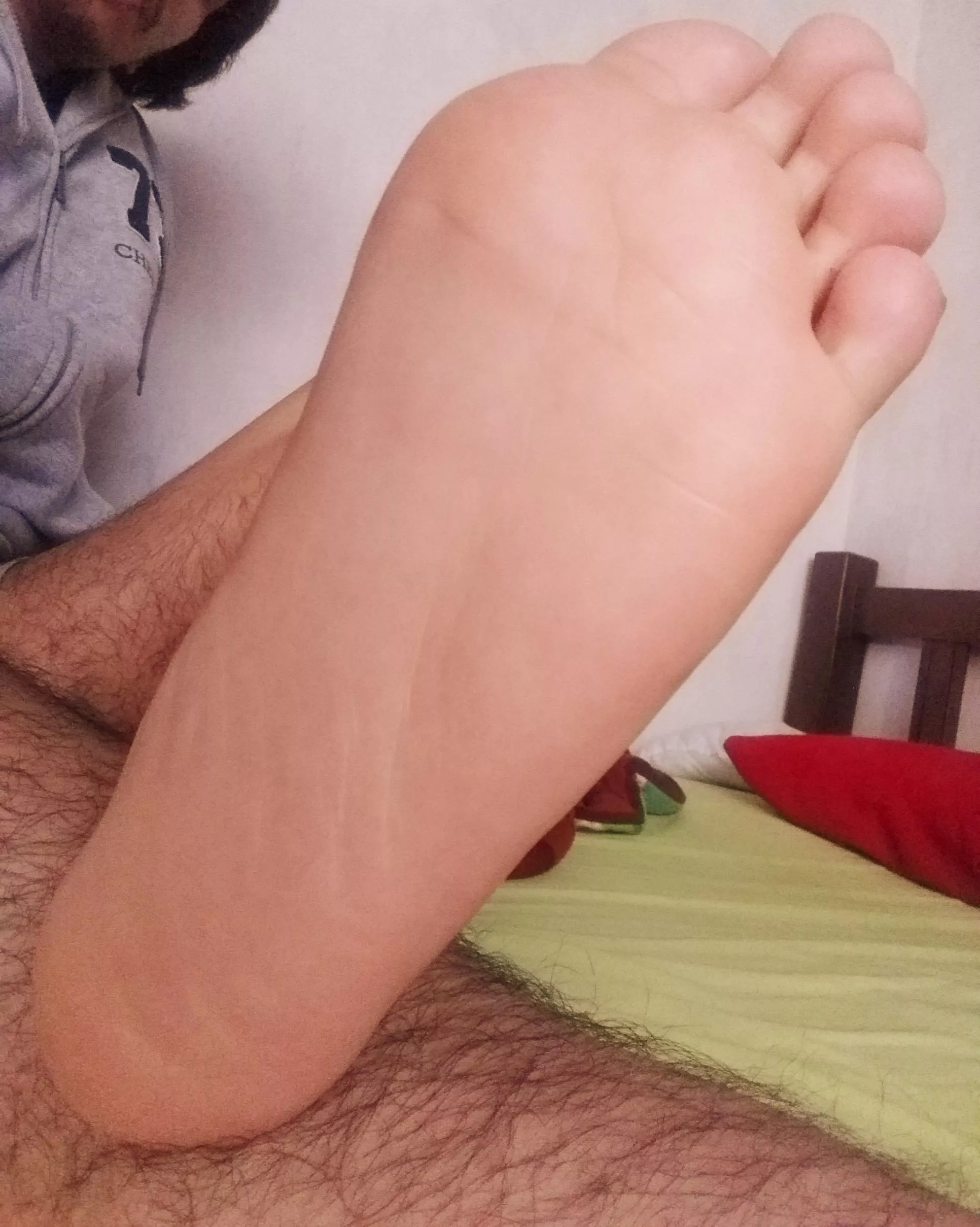 Lick this peruvian foot 👅