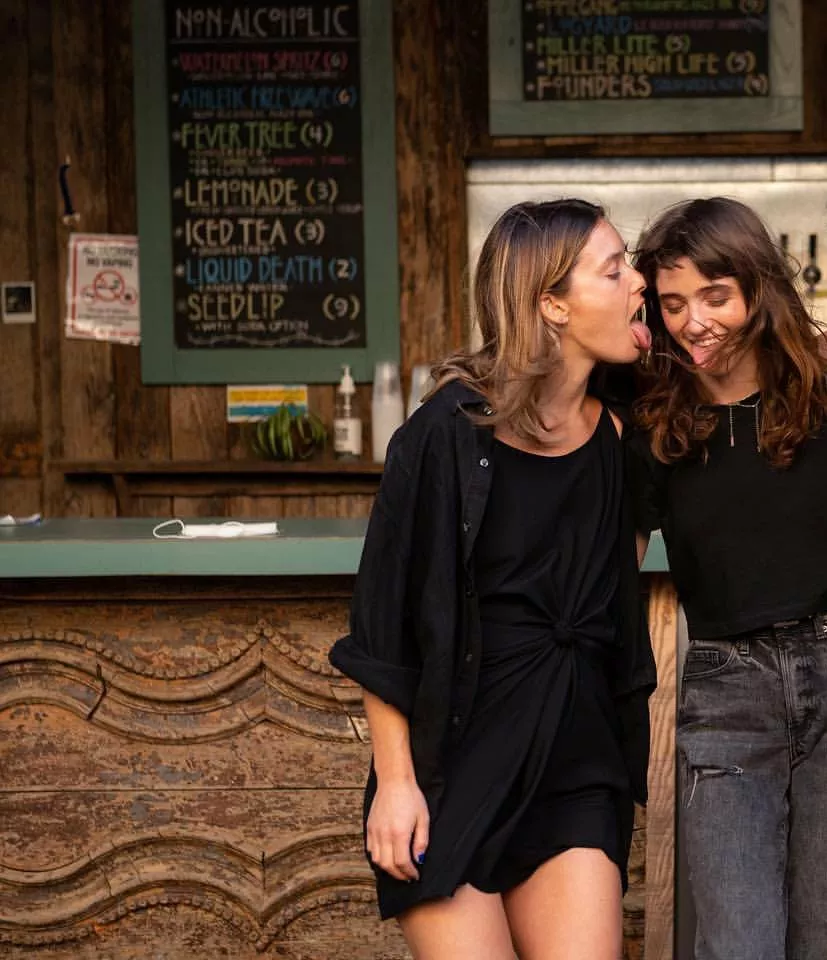 Licking Natalia Dyer