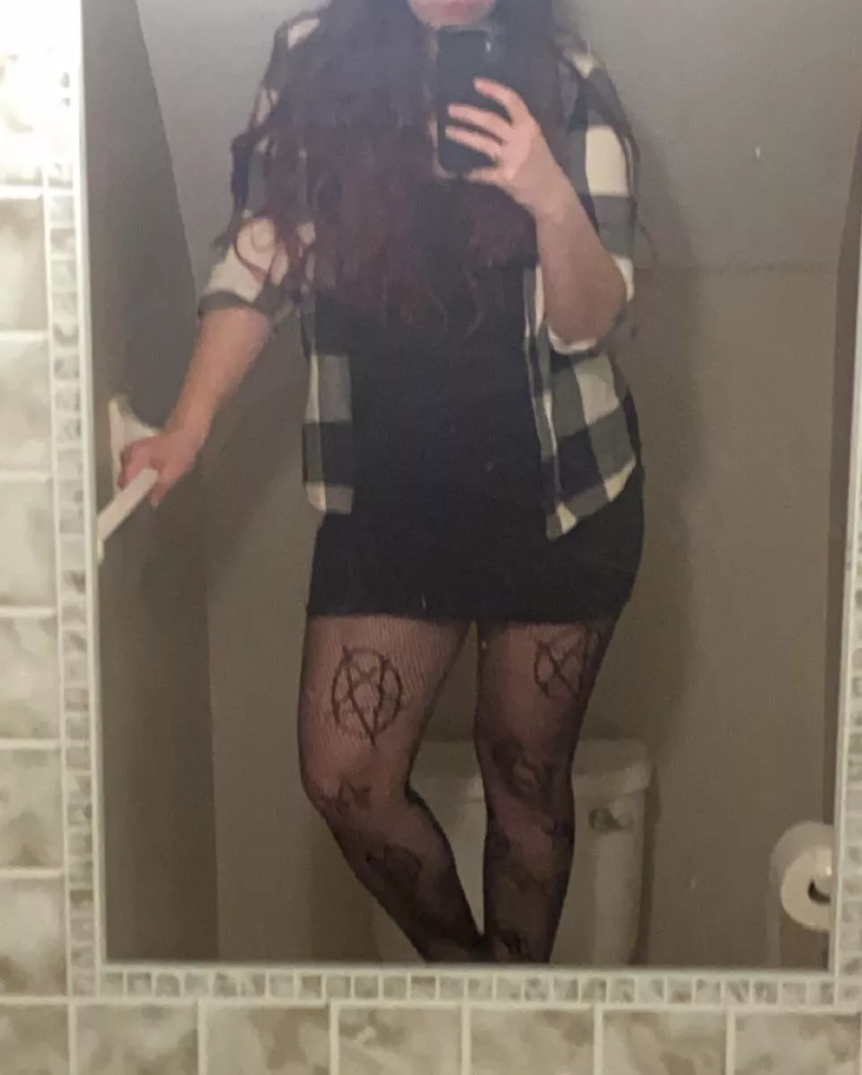 like this goth night look? (f)