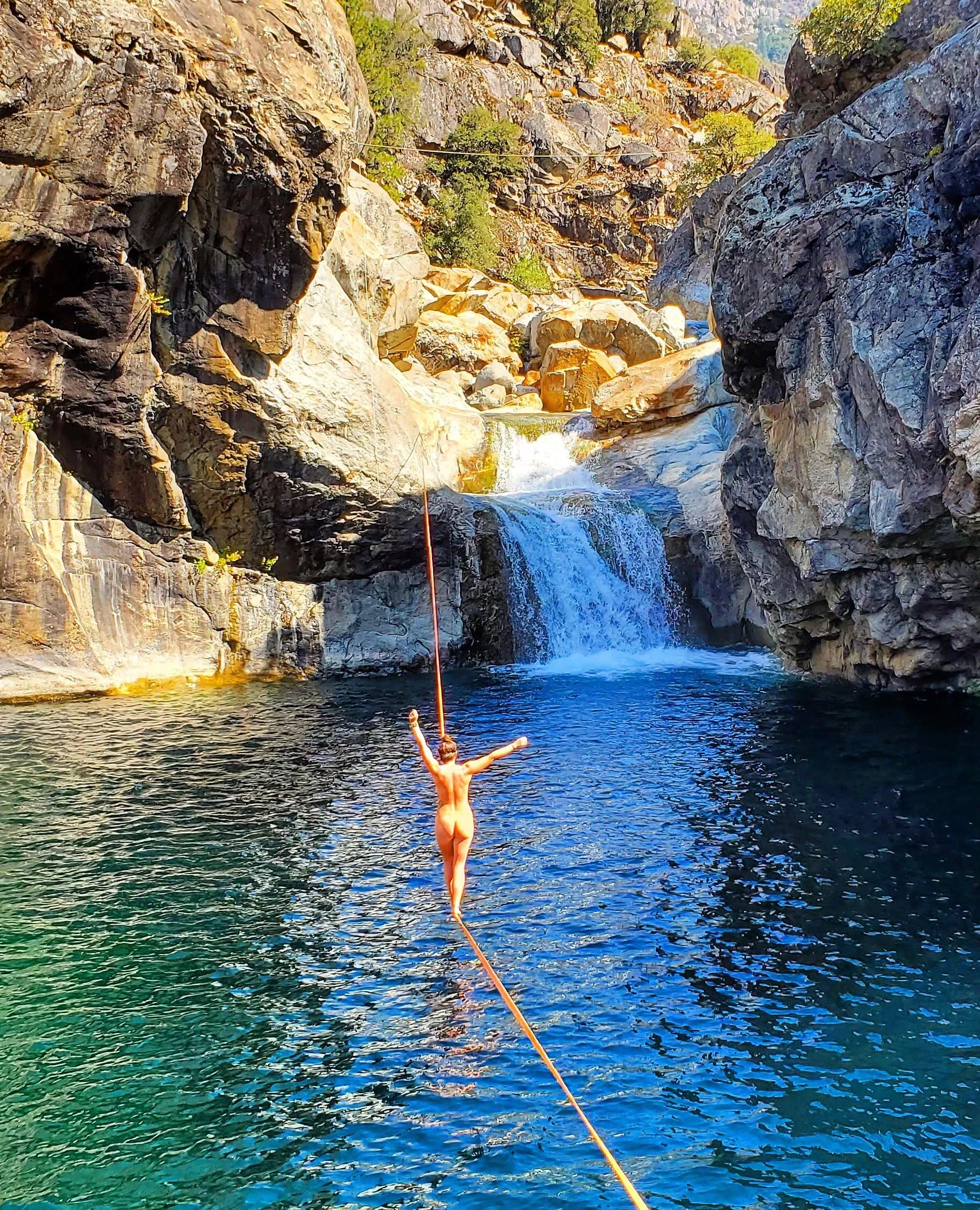 Lil slacklining hippie 💦