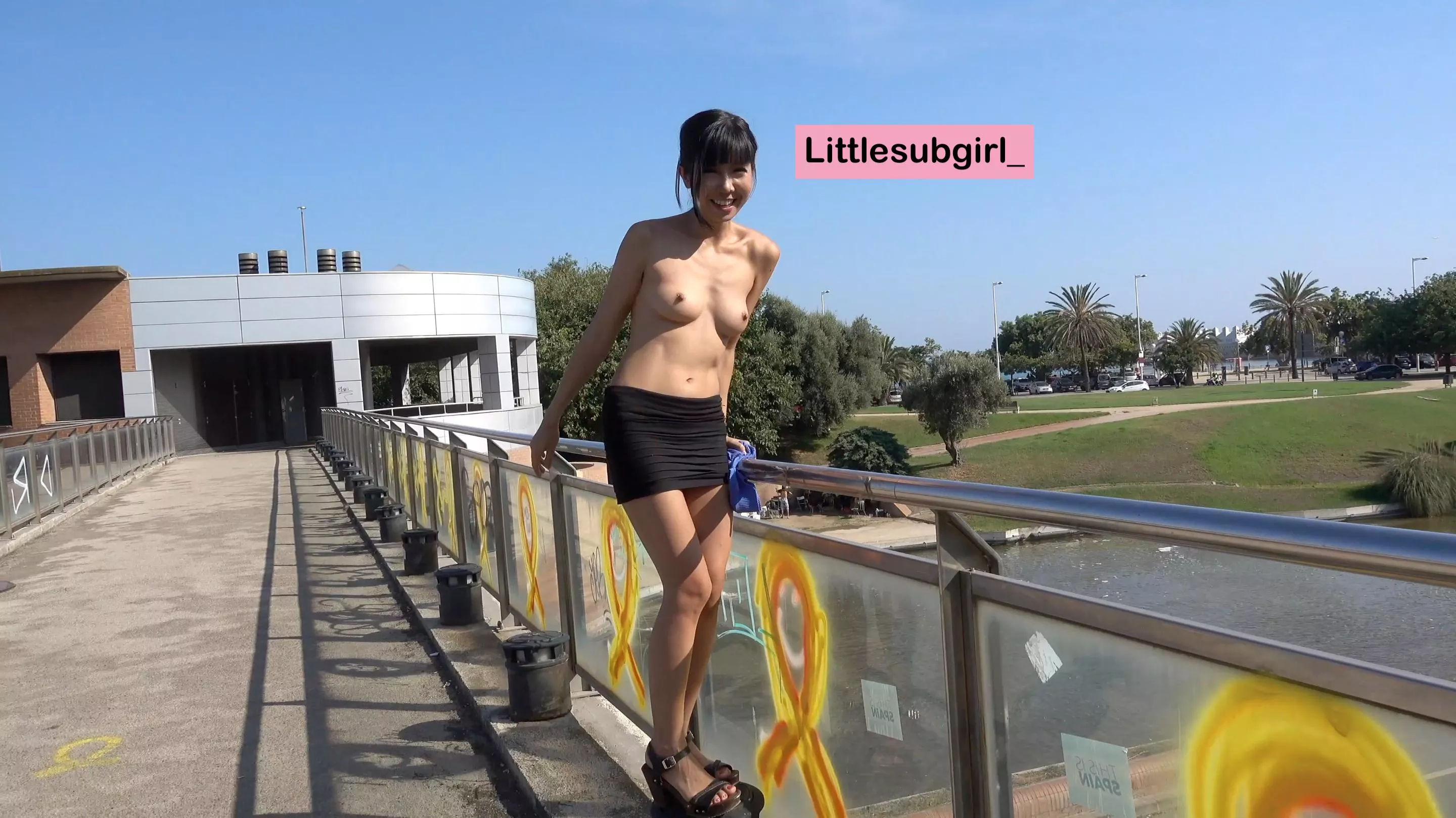 [Littlesubgirl] I like showing my tits in public ;)