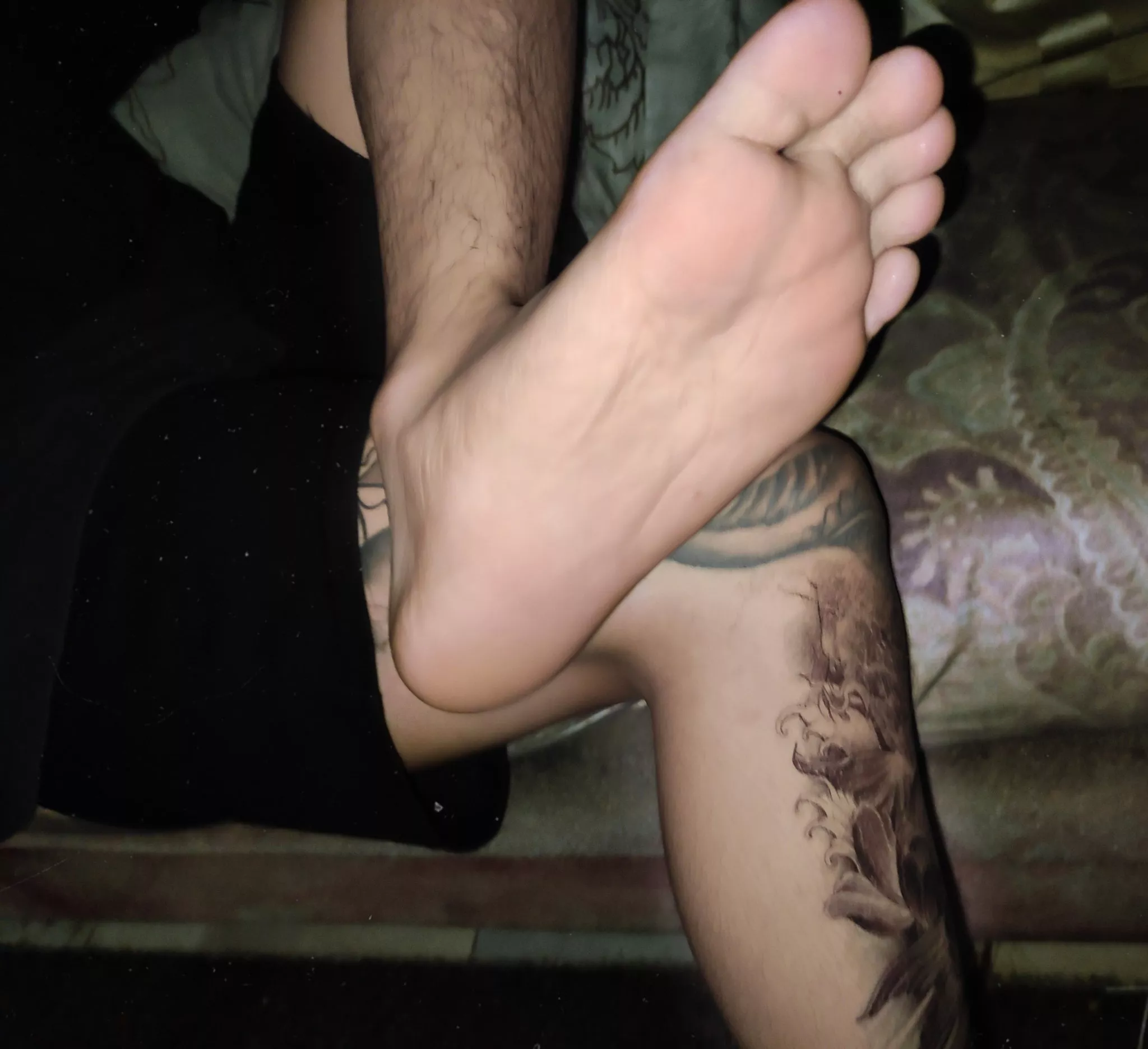 Looking for a loser to lick my footðŸ‘£ðŸ˜