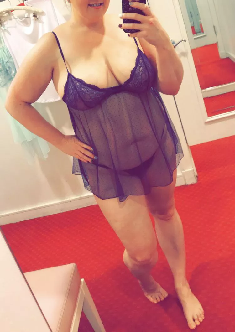 Looking to chat, exchange stories of our wives and trade pics!!! She’s fully aware and loves when I show here what men say and want to do to her. Kik. Nickhavak