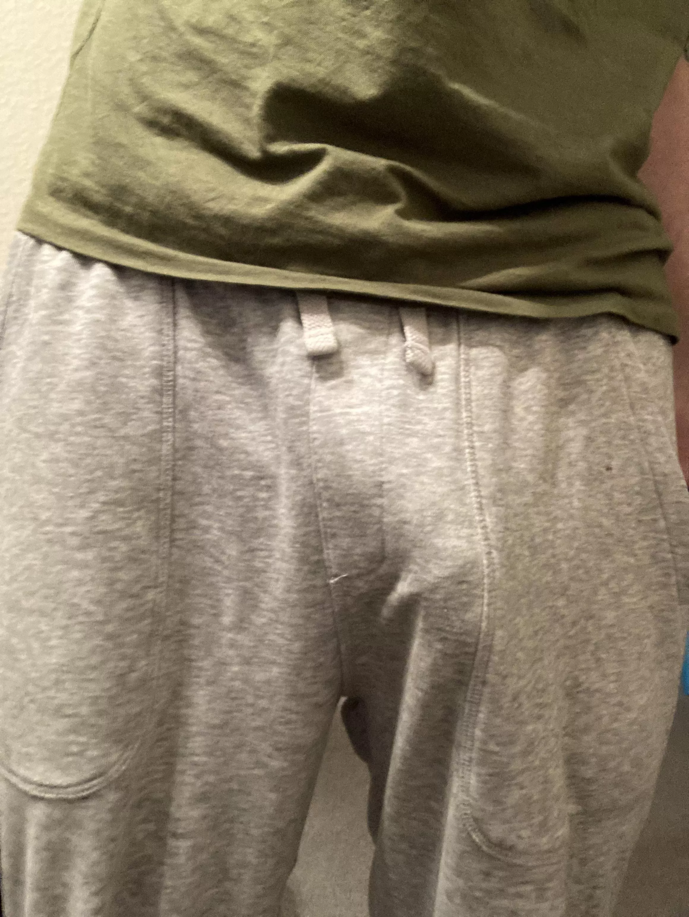 Loose sweatpants but you can still see it ðŸ˜‚ (32)