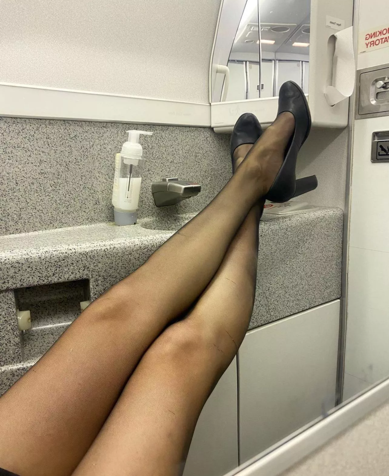 Love doing this in the lavatory 🥰😚🤝✈️💞