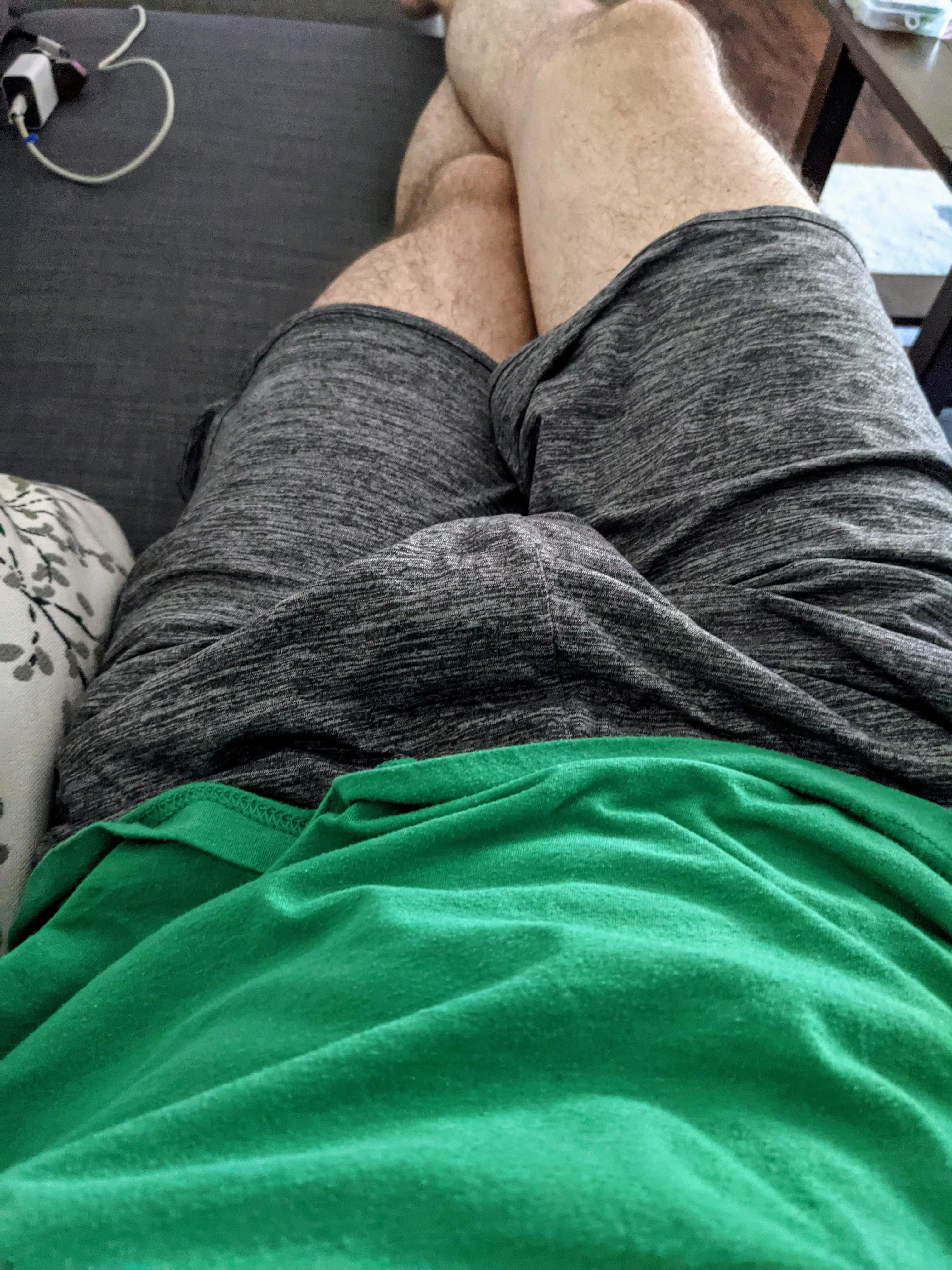 love how these new shorts show my bulge 😈