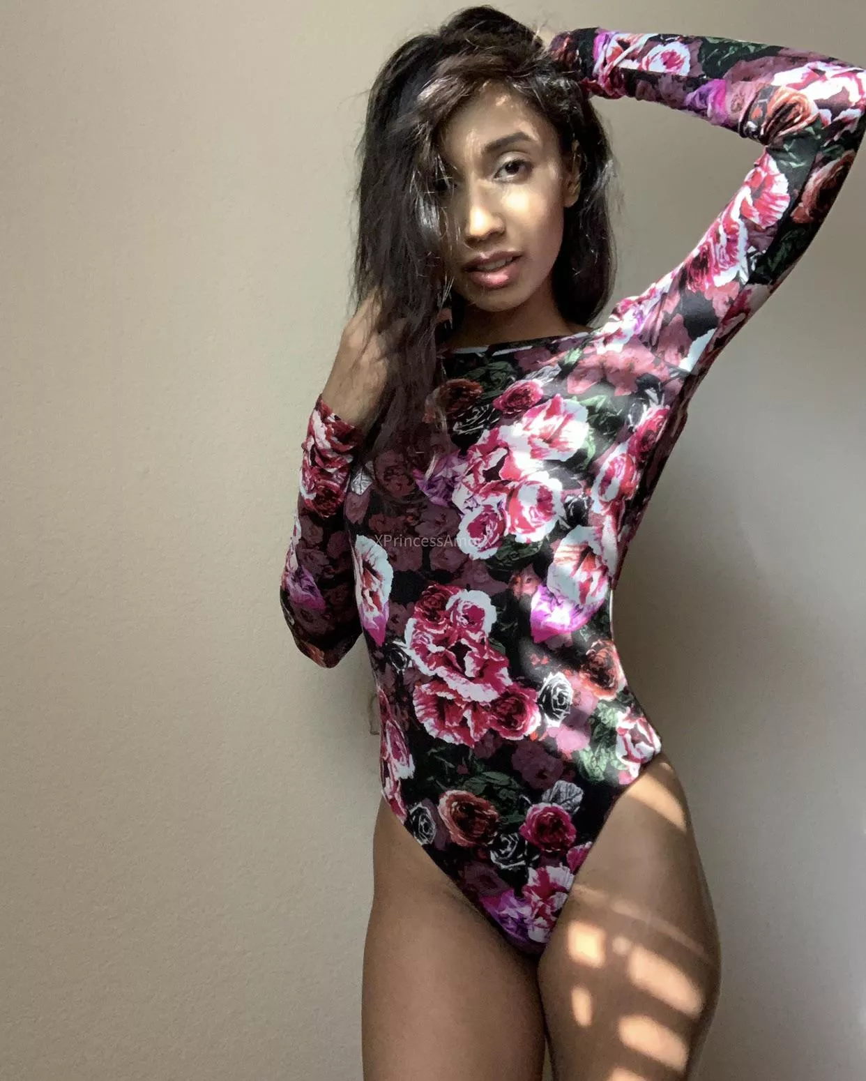 Love this floral bodysuit 🖤