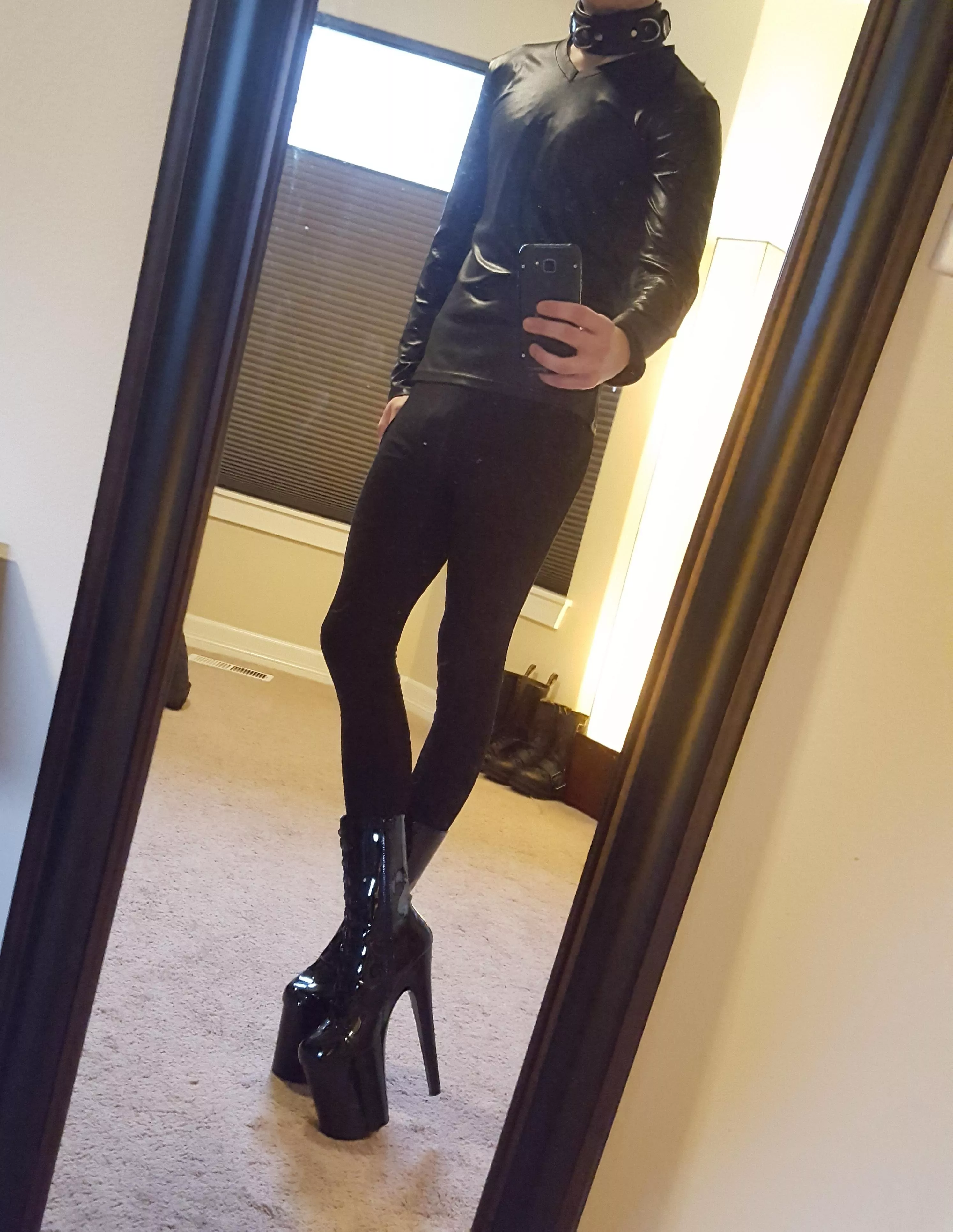 Love wearing these heels, already want another pair a Pleasers:)