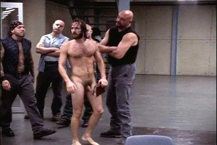 Luke Perry. Actor going full frontal in the TV series Oz (2001).