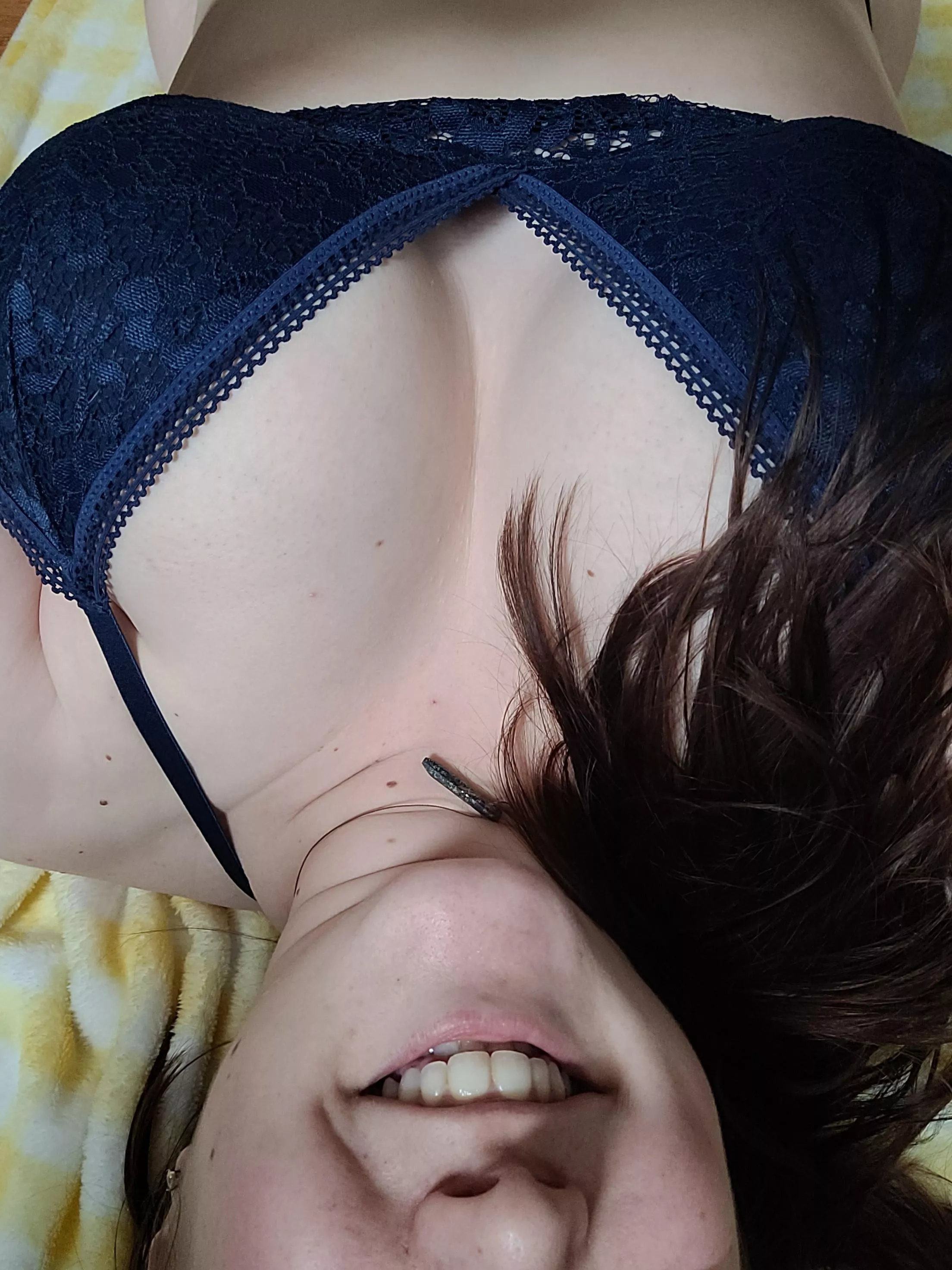 Lying back waiting to be face fucked🥺💦💦