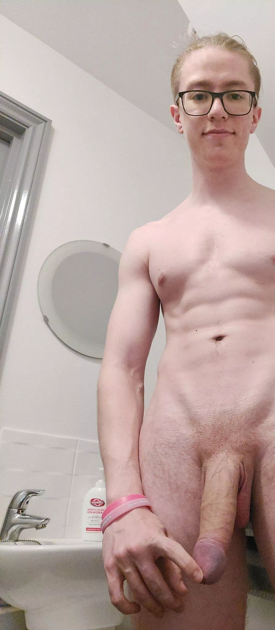 (M) 21