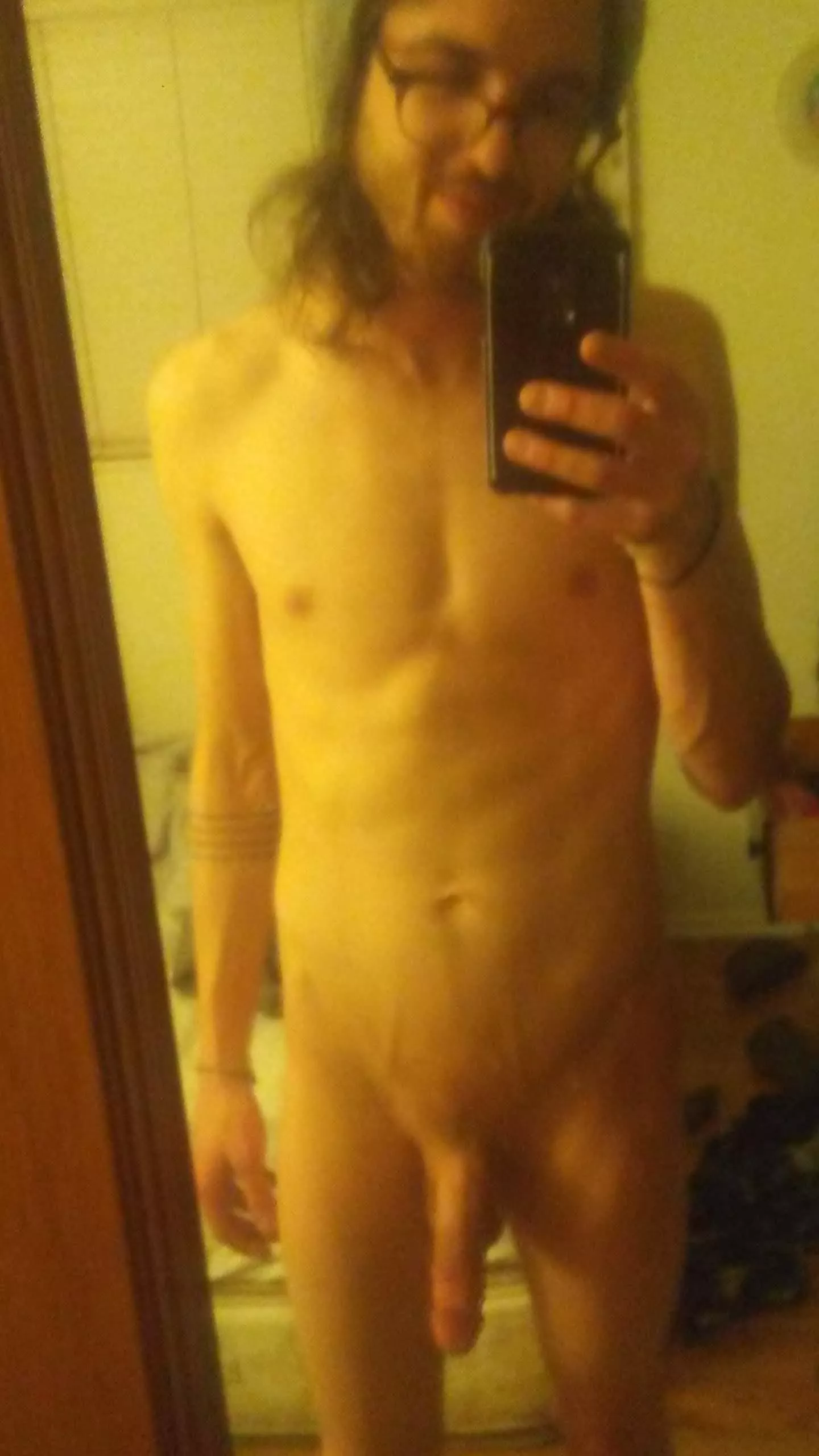 M. 29 24/7 nudist