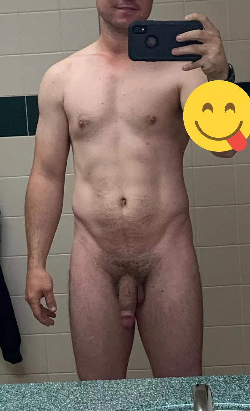 [m] 5’7” 160lbs. Canadian. accepting all criticism.