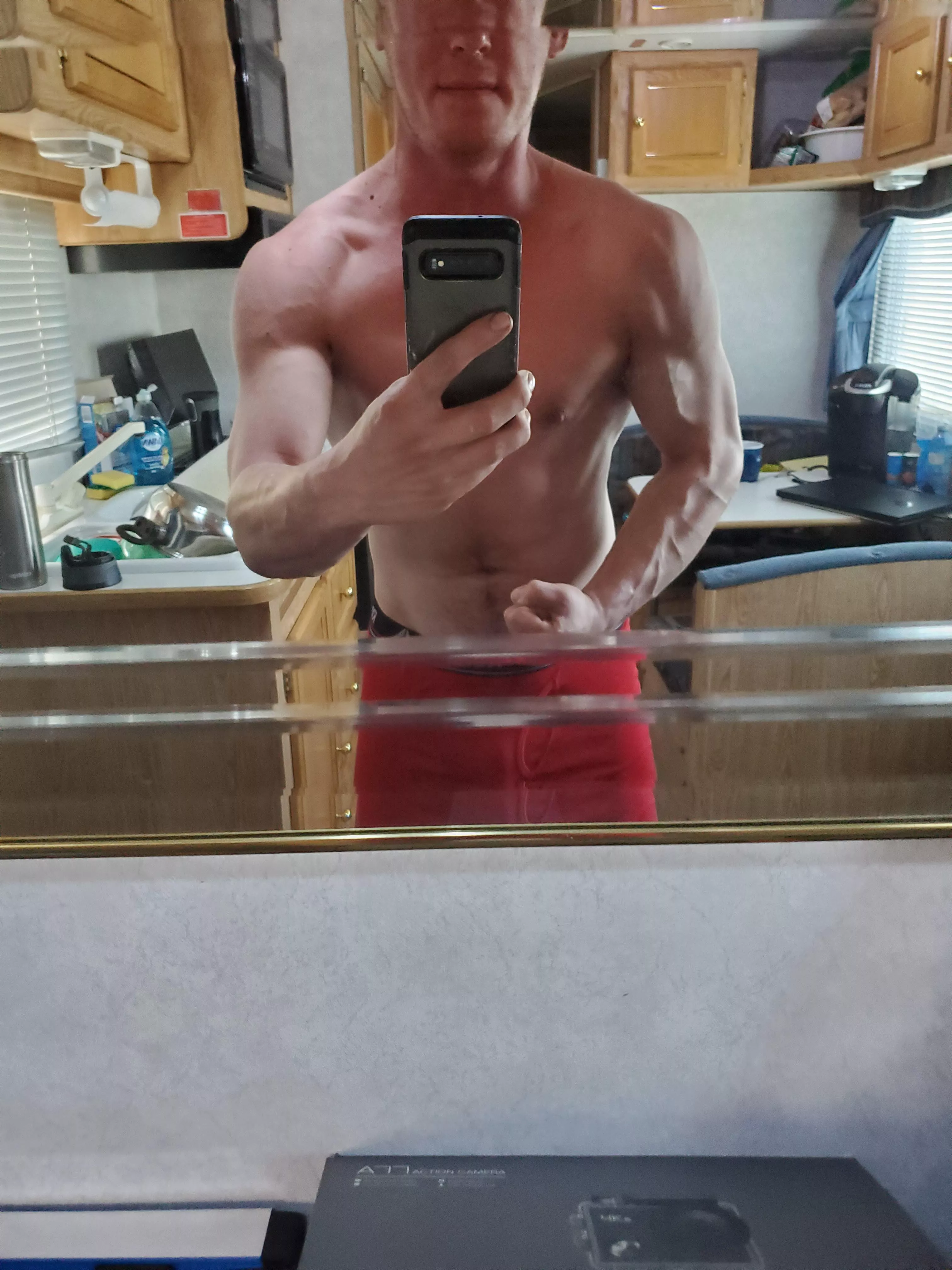 (M) looking for a girl who wants to have some fun ðŸ˜