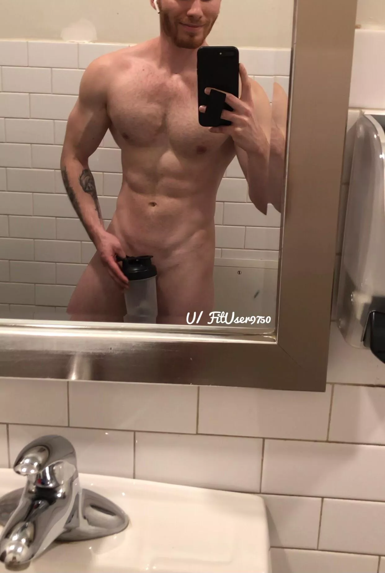 [M] Wanna sip? Youâ€™re looking thirsty ðŸ‘…ðŸ˜‹