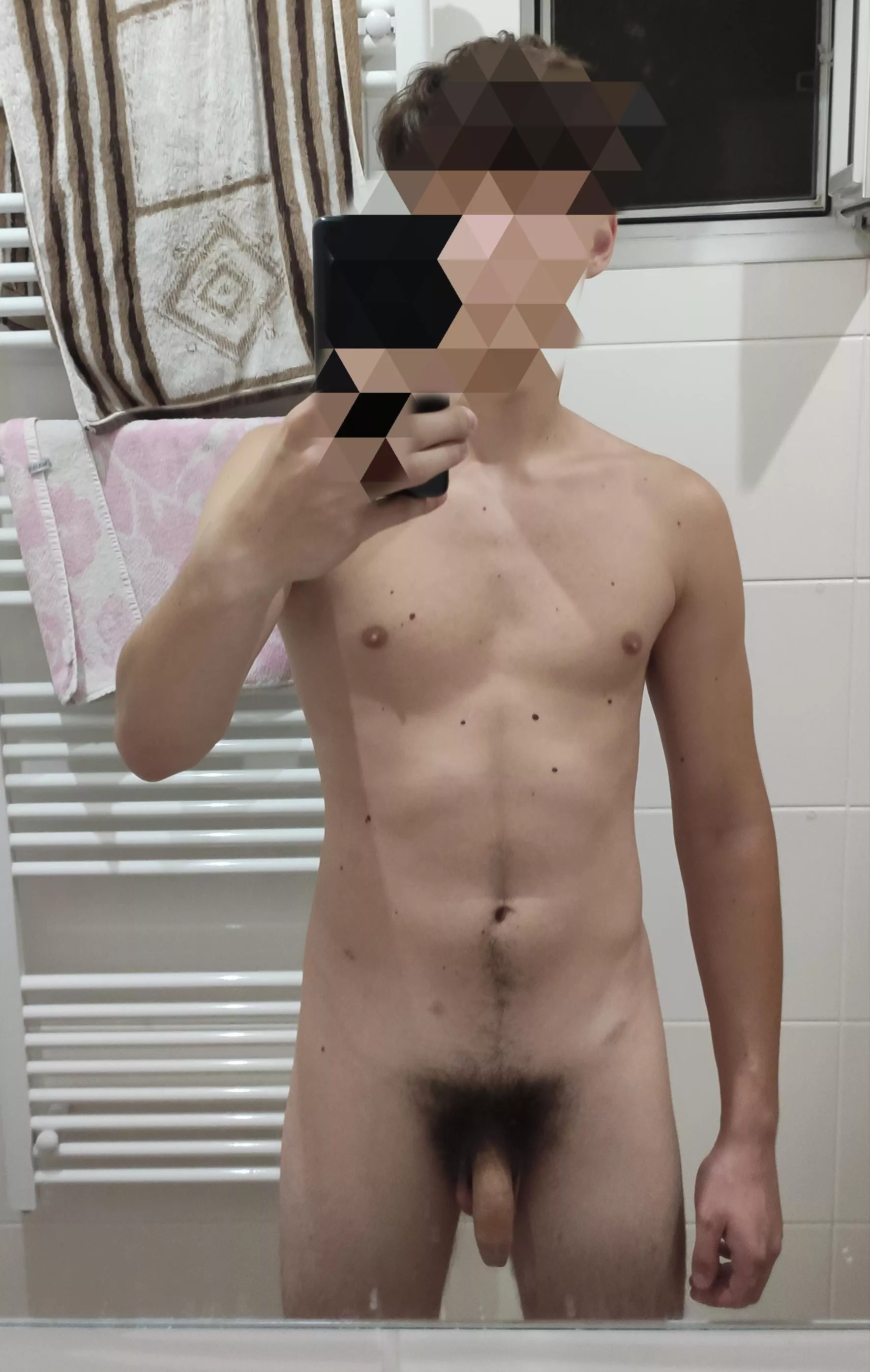 M18 177cm 68kg.. heyy i'm trying to exercise because i have 0 confidence, i don't really like my body. In this photo i'm fully flaccid and i'm not flexing.