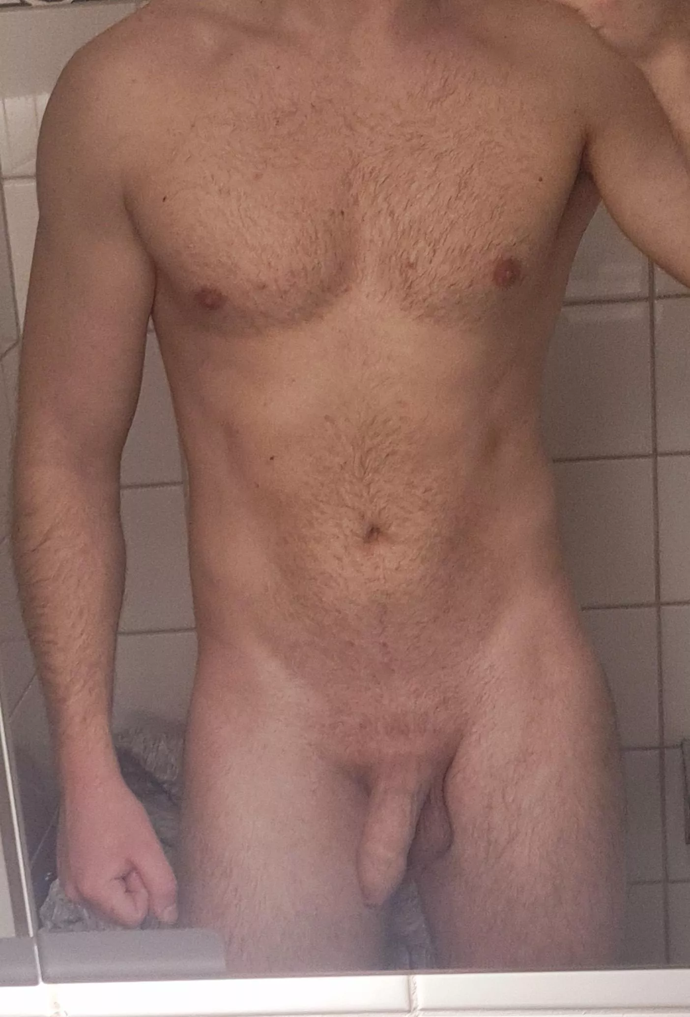 M26 W70kg H178cm just a normalnude, what do u think?