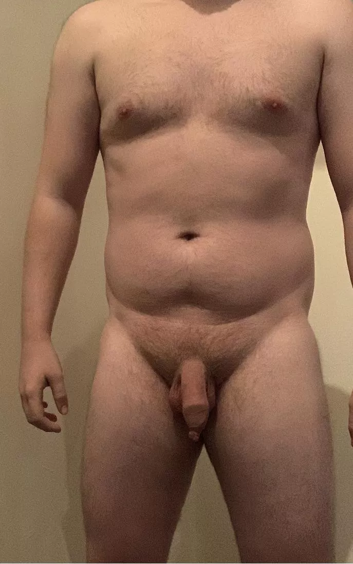 (M28, 182lbs, 5ft11.) really could do with sorting out my diet, whilst I eat well, I could do with less snacks. However been feeling really good recently. Have a had a few DMs off of people, which always makes me feel good about my body. Given over the y