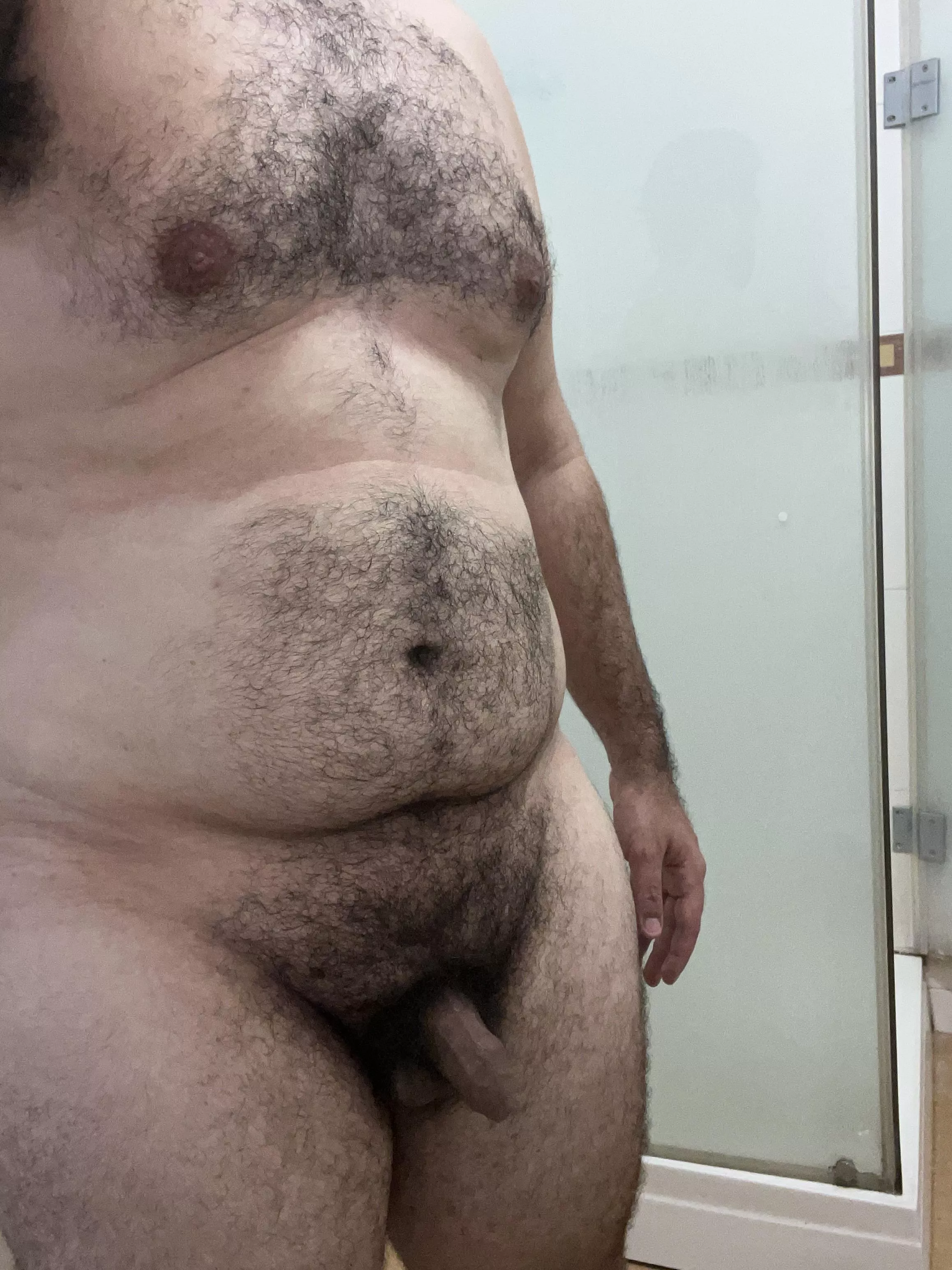 (M28/250lb/6’0). Being self conscious bout my body and weight. Would like to know a girls opinion please.