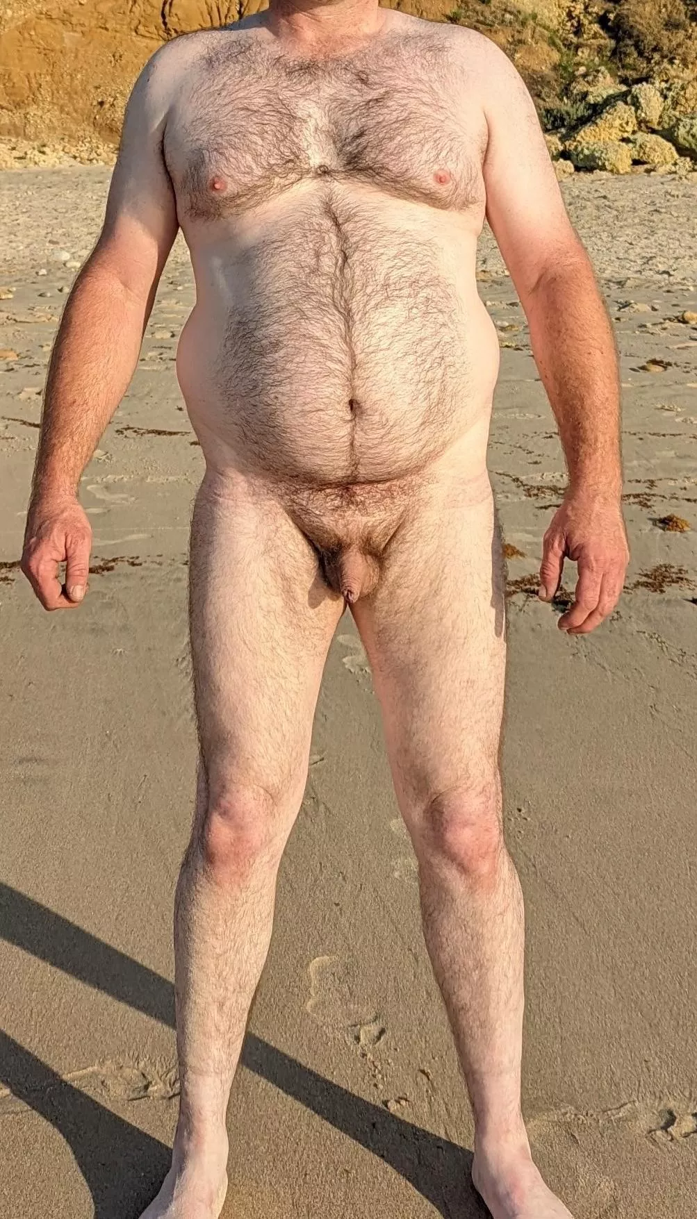 M(40)5'10,87kg.First trip to the nudist beach this summer.