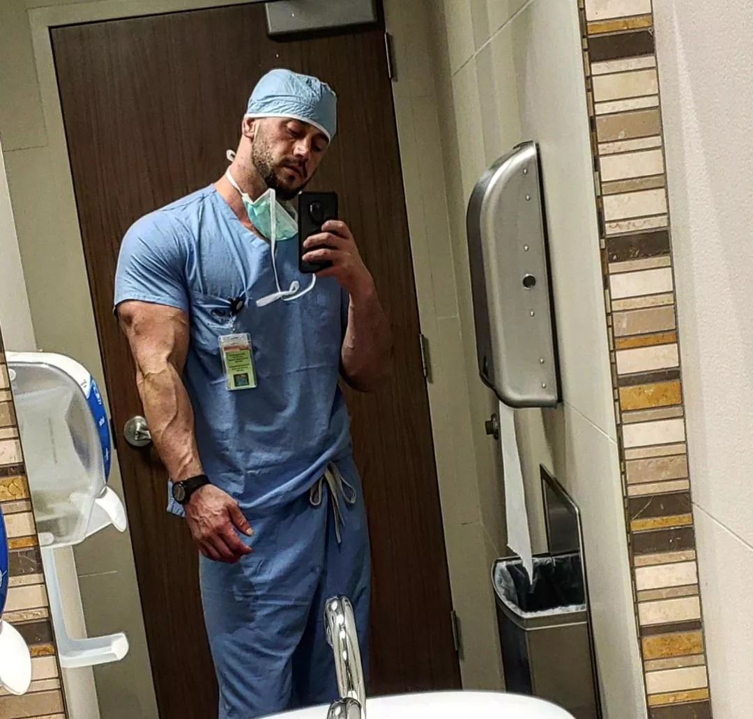 Man in uniform. Biceps and vascular