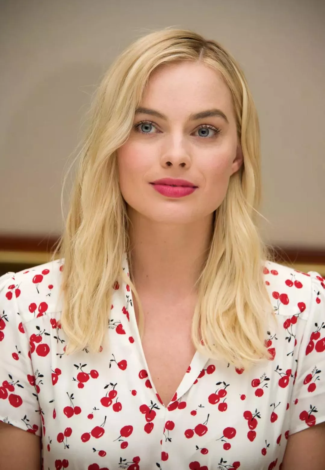 Margot Robbie is a stunner