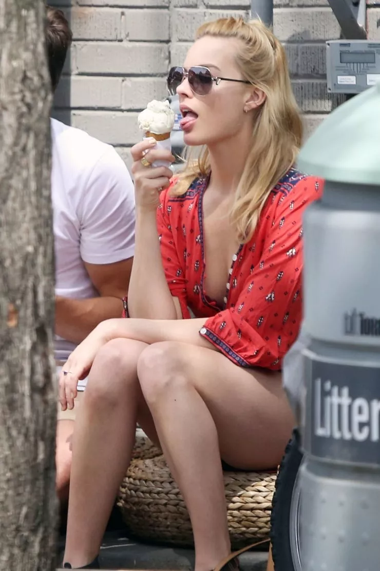 Margot Robbie & That Mouth