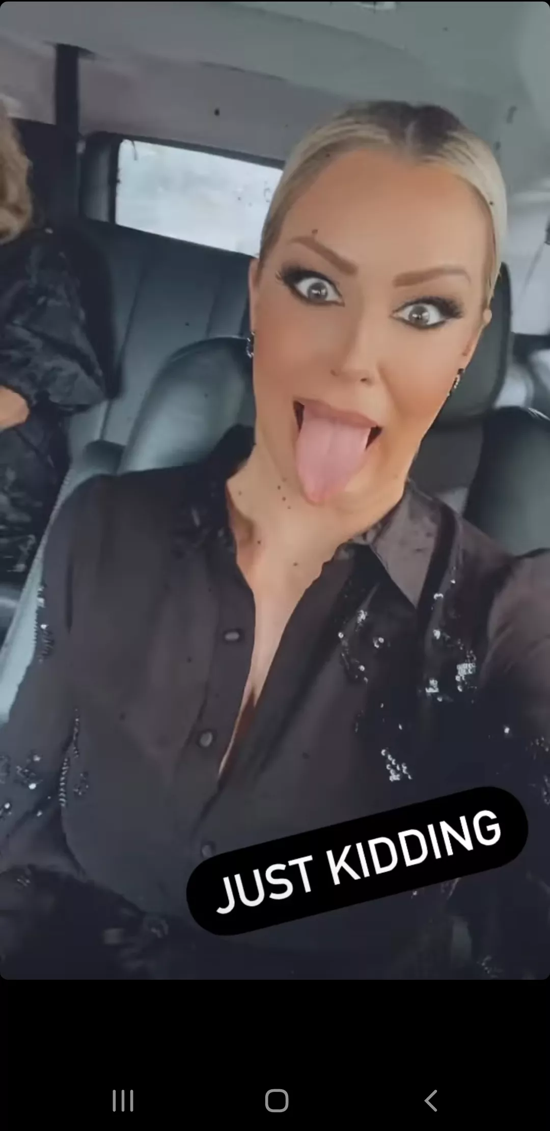 Maryse tongue