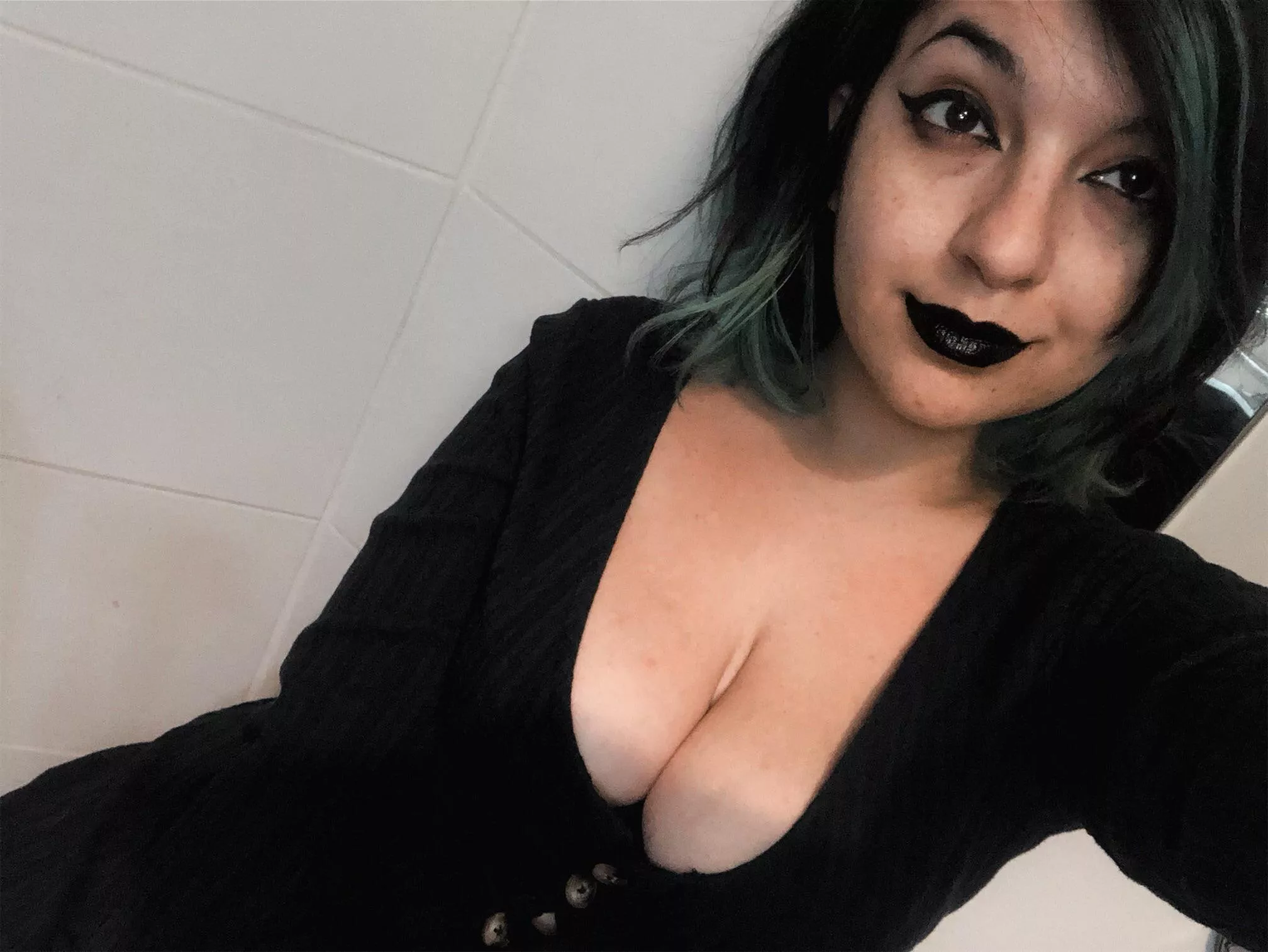 Maybe Iâ€™m too classic: can I be your witch ?