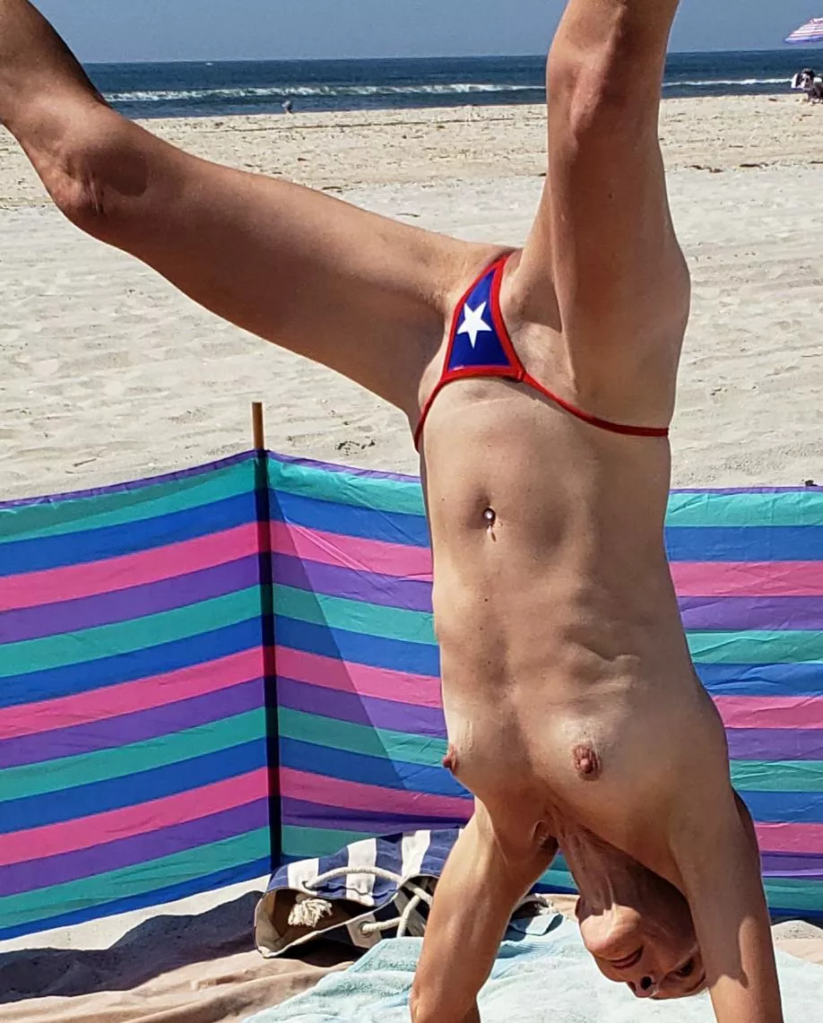 MILF gymnastics at the BEACH!⛱😎