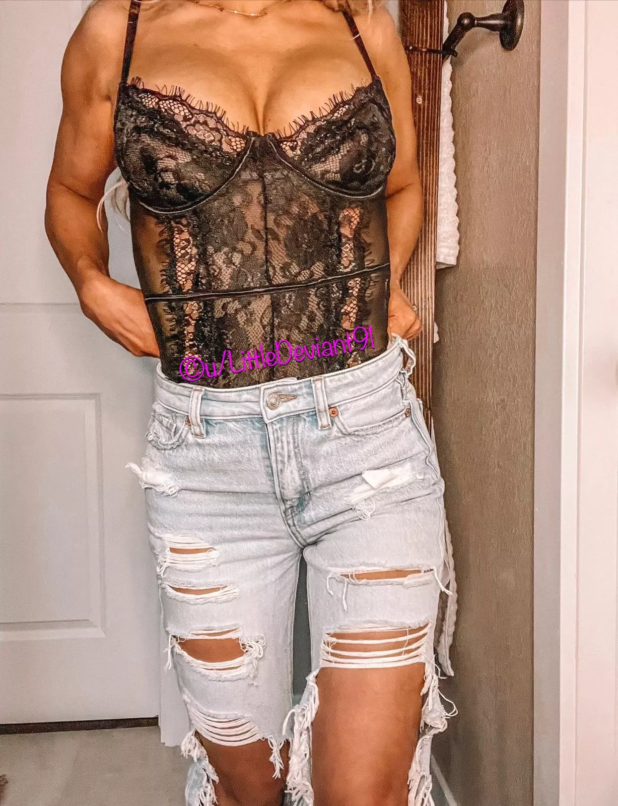 Milf in lace and jeans anyone? ðŸ’‹