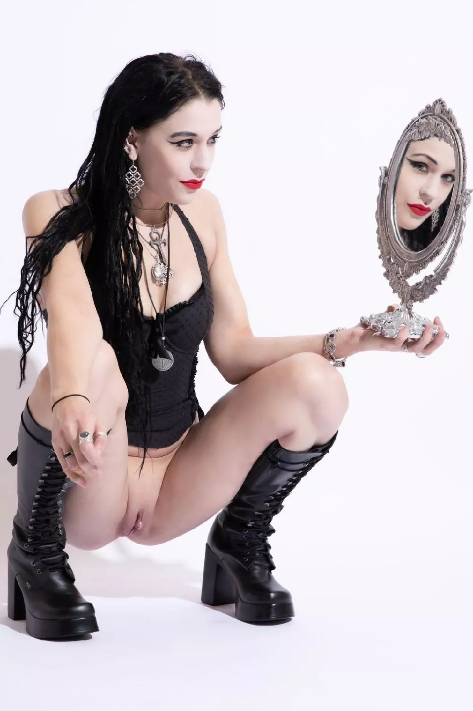 Mirror, mirror in My hand - who is the most seductive of all the land? ðŸ–¤Â°â€¢Xana Lilithâ€¢Â°âš°ï¸of courseâ˜ ï¸ GFE//TEXT/FETISH//CAM//PANTIES,ETC. Goth girl gone wild - you don't want to miss itðŸŒ¹