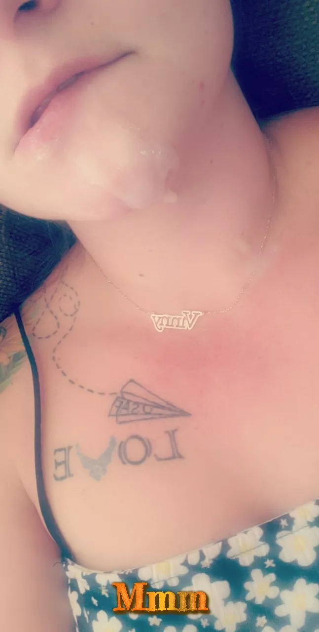 mmmm I love when it drips off my face 😈🥰💦