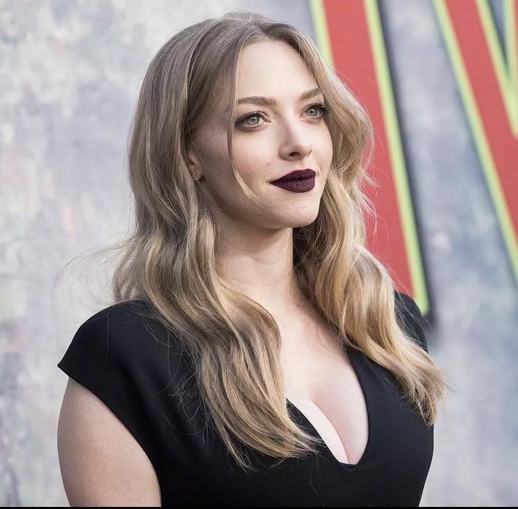 Moaning for Amanda Seyfried