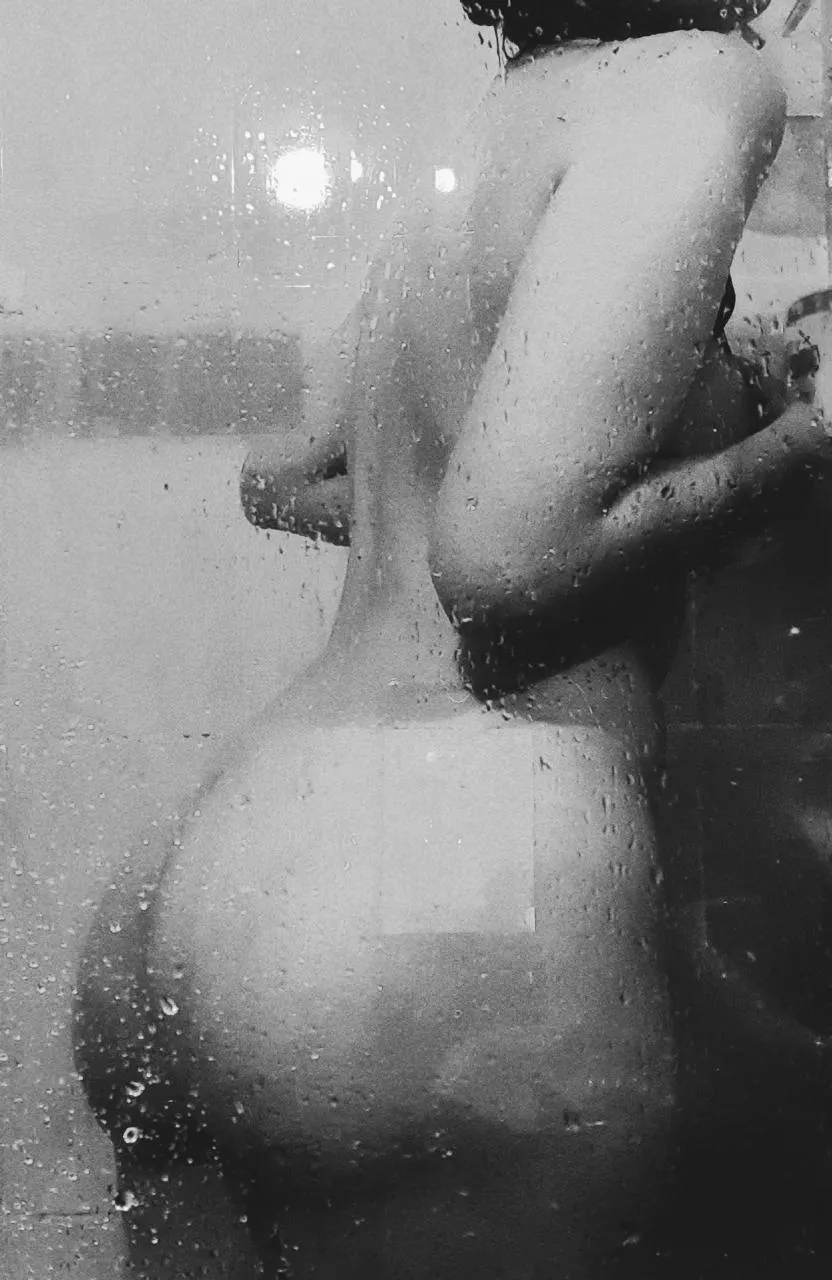 Monochrome Shower [F]