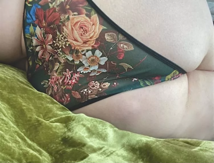 Mr. Wallflower thinks I need some fresh dew for my flower petals. ðŸ’¦ðŸŒ¼ Dew you like my ass in these panties? ðŸ˜‰ðŸŒ¿