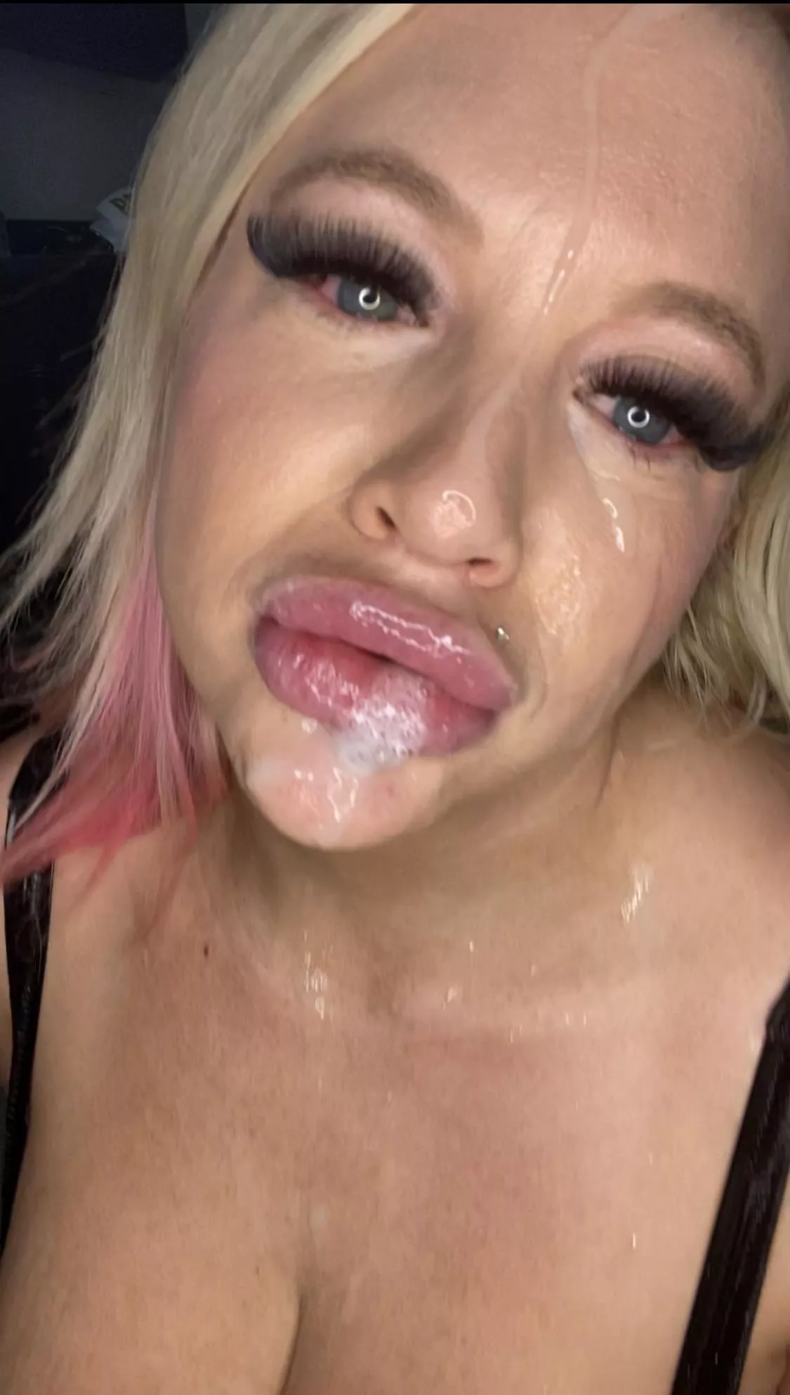 My DSLs look best covered in cum