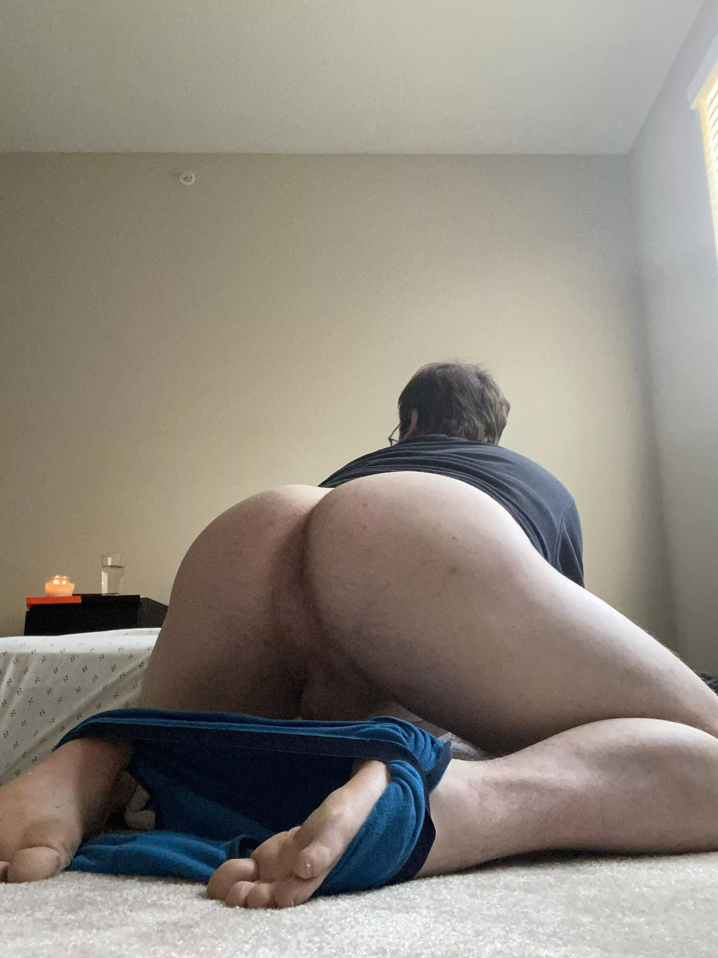 My fat ass was meant for random men to rip my clothes off and abuse it 😈 cum gangbang mee Kik: urfavoritetoy123