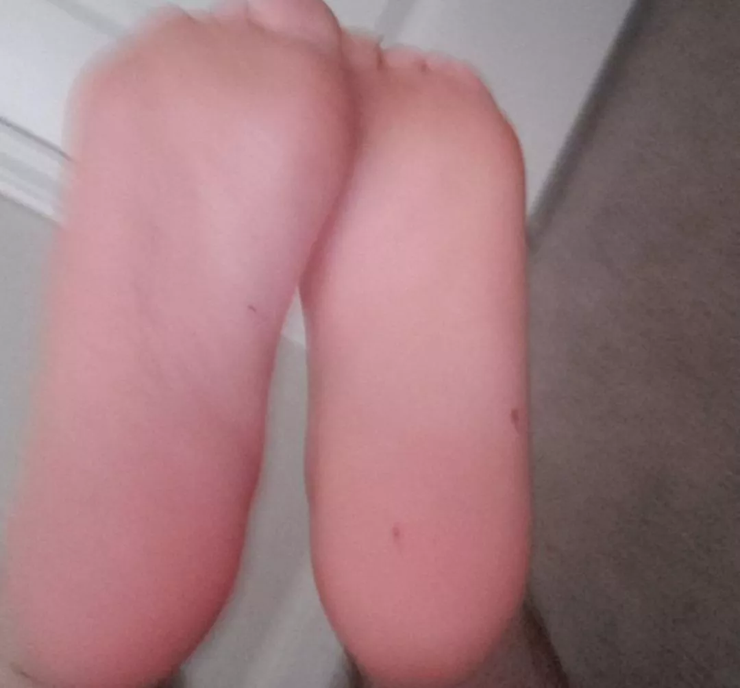 my first post. do you like my feet?