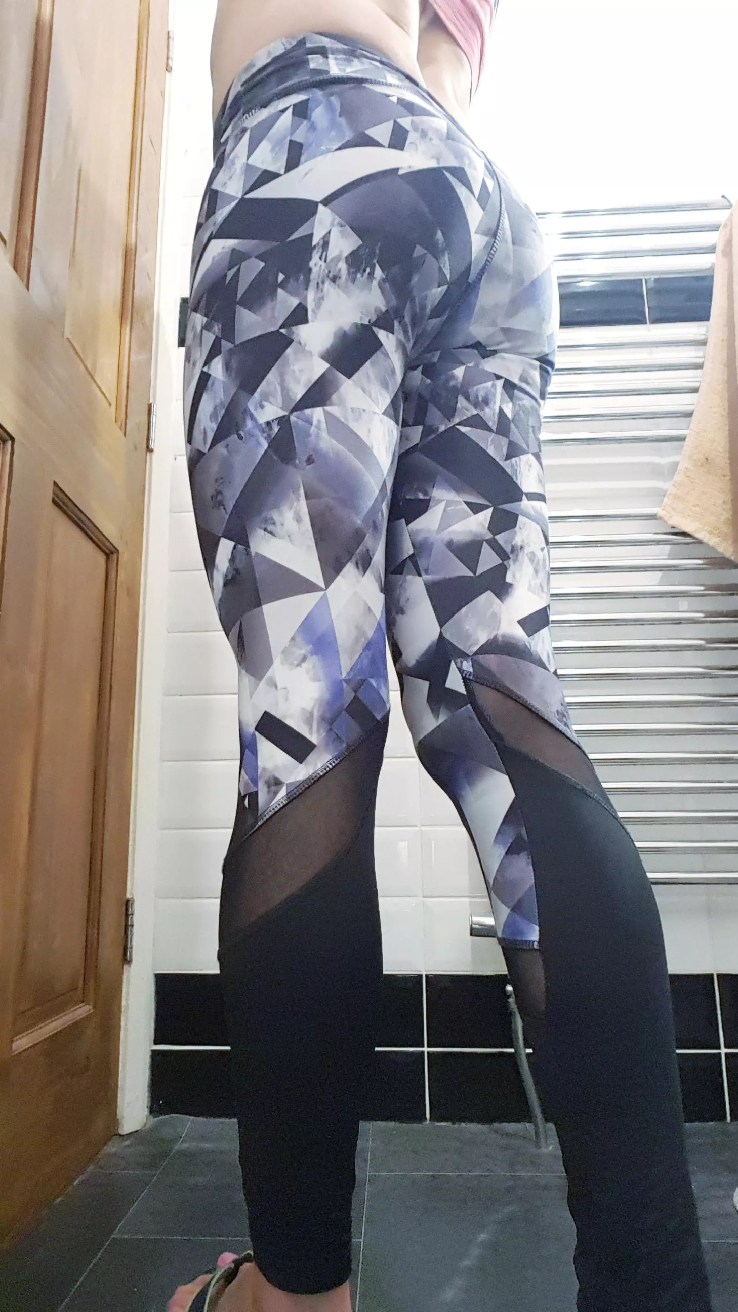 My first post in r/leggings, gym leggings r my life