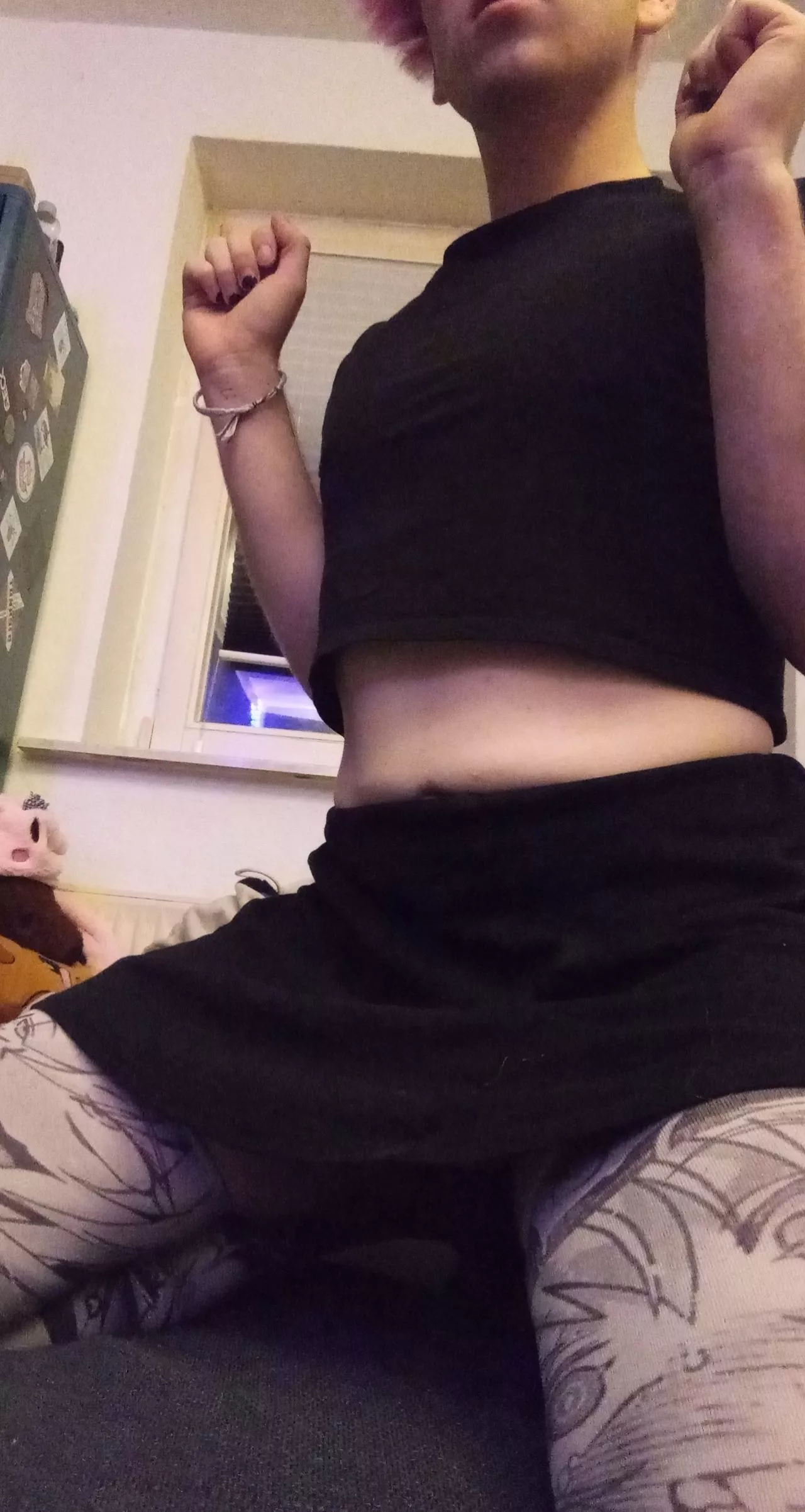 My first time wearing a Crop top >< ahh i hope it looks okay 🥺 love u guys >~<