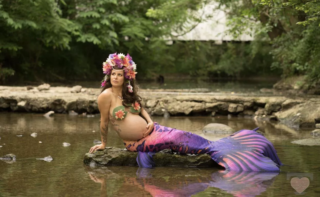 My mermaid maternity pics came back ðŸ˜