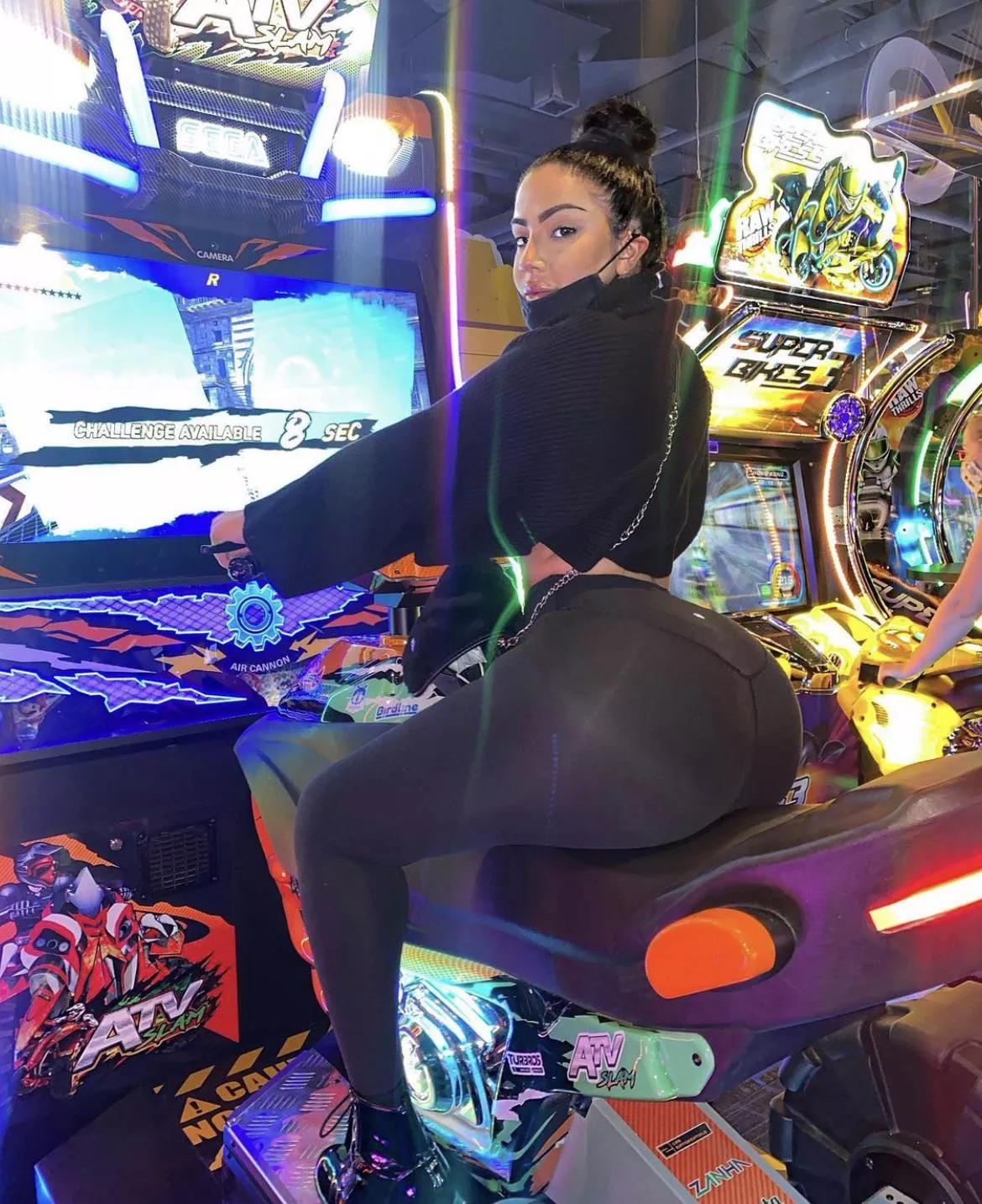 My mom getting hit on while at the arcade 😫wwyd if you saw her like this? Pm to chat