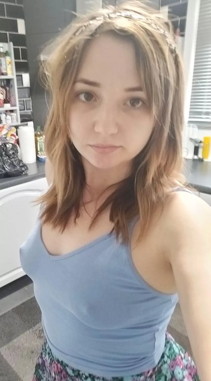 My mum life is deciding between doing my hair or make up when I get 5 minutes to myself, once a month [F]