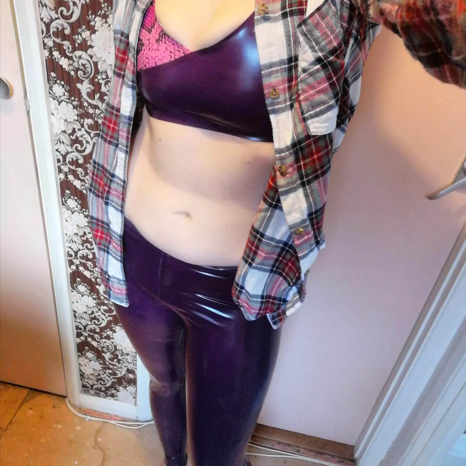 My new Latex Couture crop top with my leggings ðŸ¥°ðŸ’œ