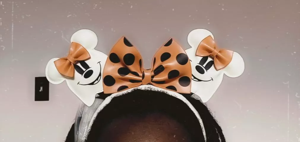 my new minnie ears!!! they glow in the dark ðŸŽƒ