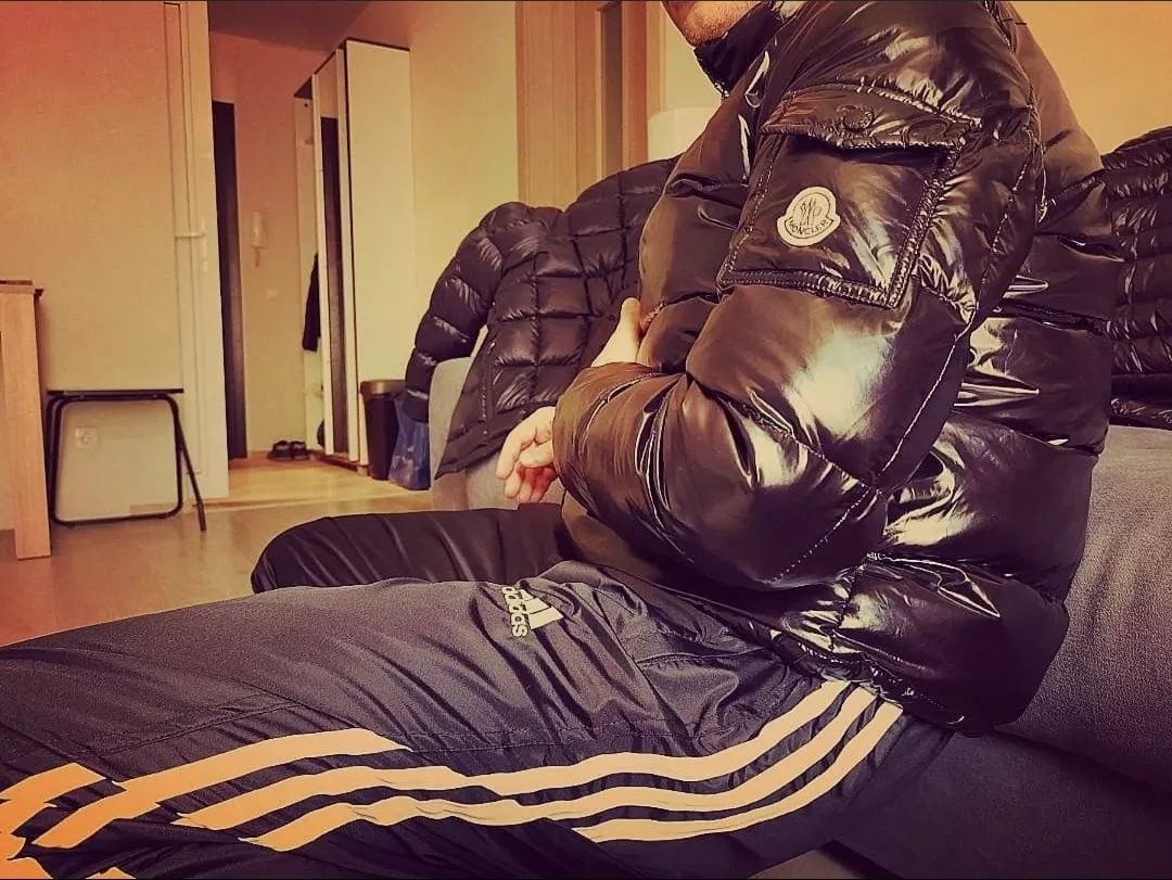 🔞 My sexy nylon puffer jacket and trackies 😍