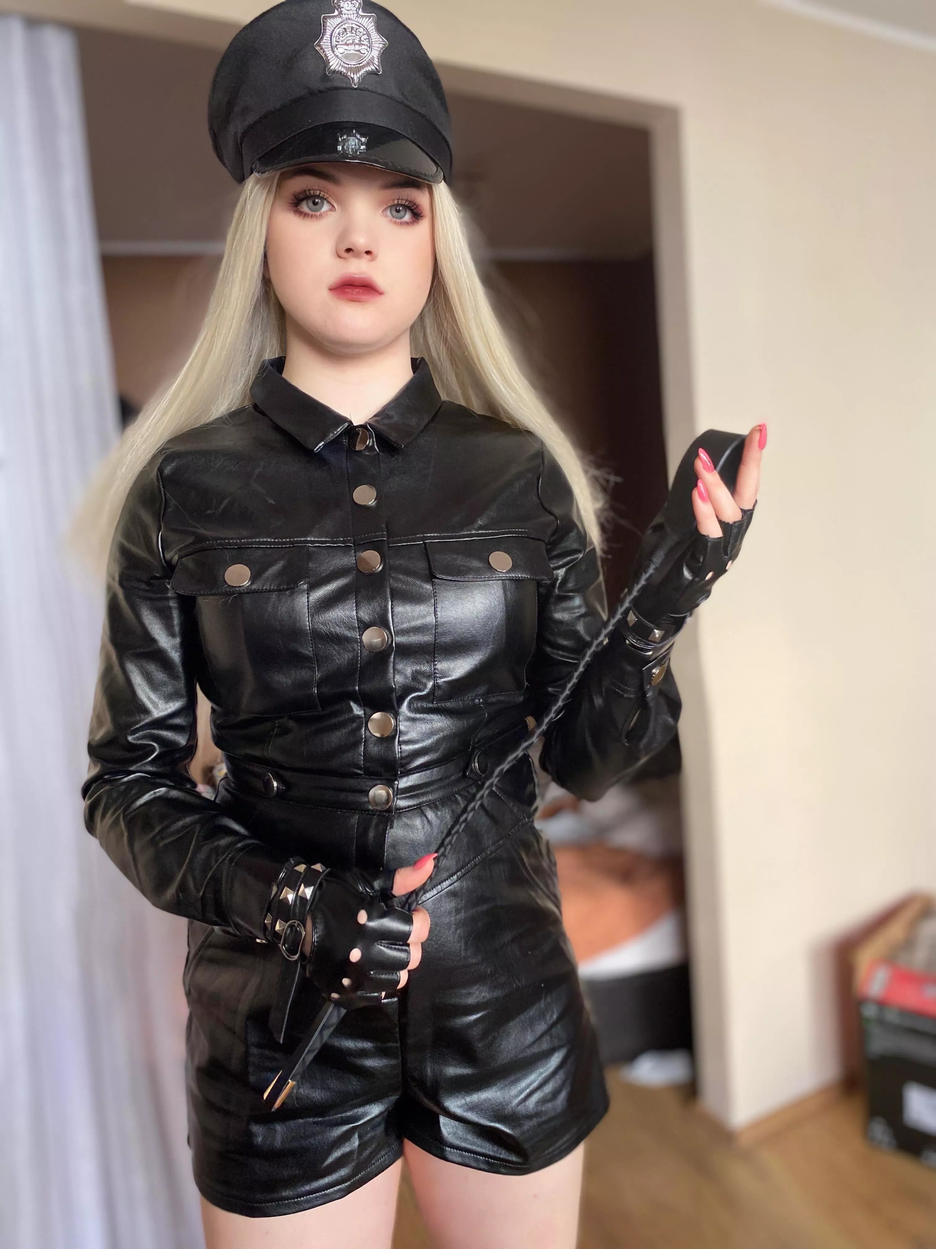 My shiny leather outfit 😈